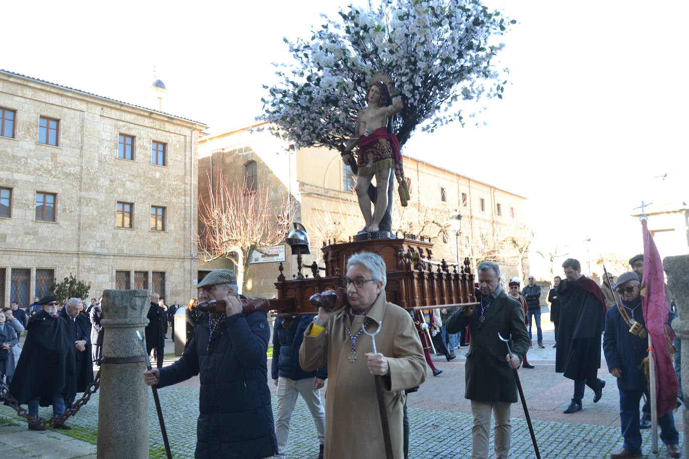 Ciudad Rodrigo arropa a San Sebastián en su marcha a la Catedral