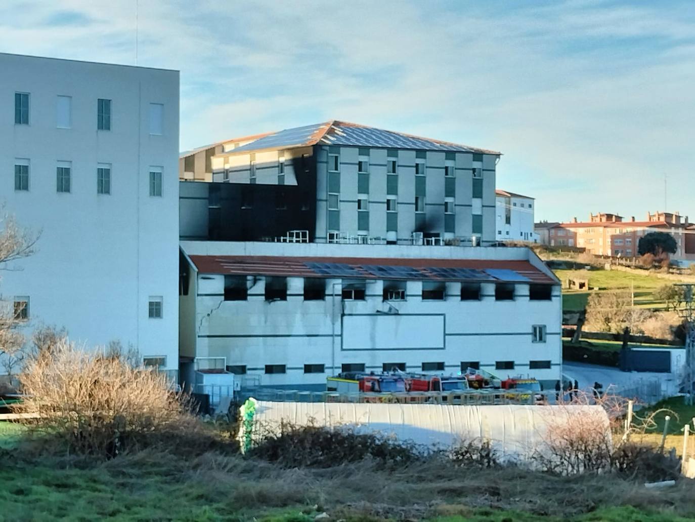 Así ha sido el incendio en una conocida empresa jamonera de Guijuelo