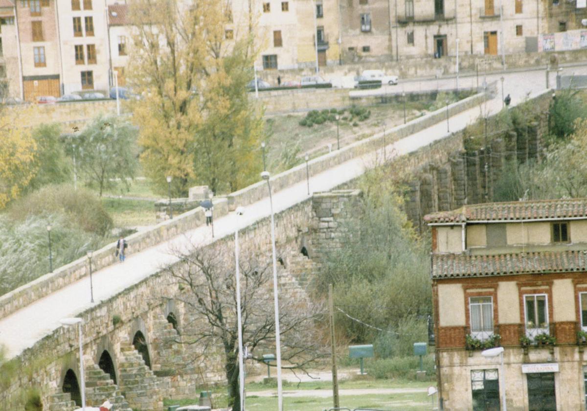 Imagen del Puente Romano en el año 2000.