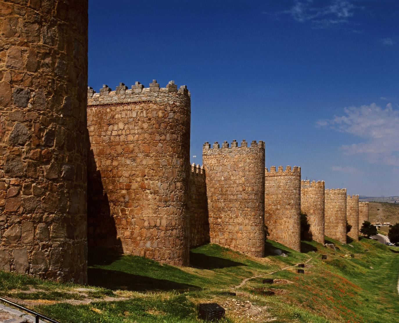 Imagen de la muralla de la provincia en la que se ubica dicha calle.