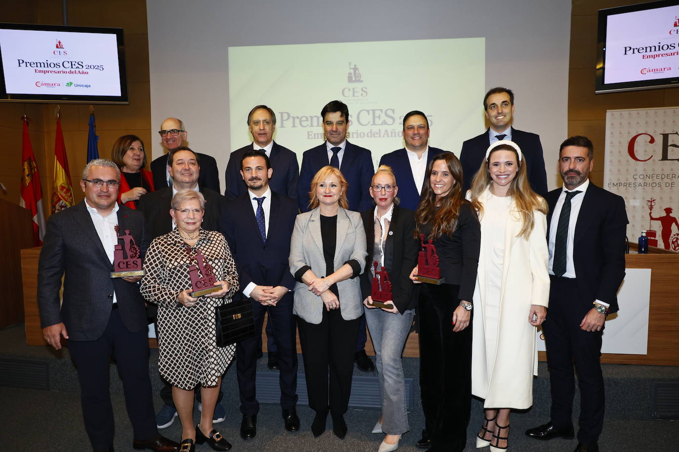 Premio «Empresaria del Año» por ser un símbolo de excelencia