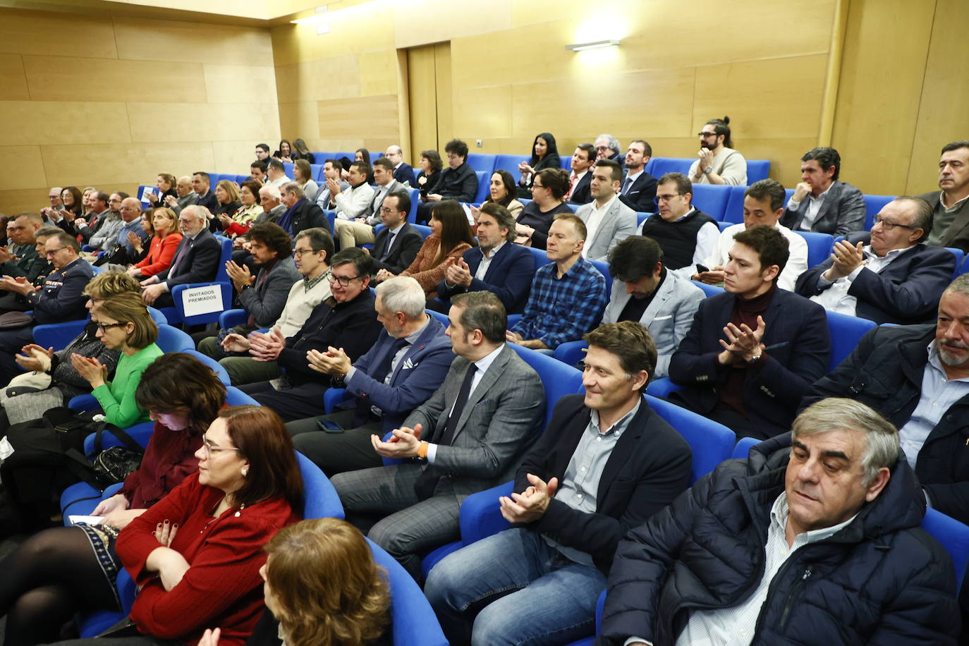 Premio «Empresaria del Año» por ser un símbolo de excelencia