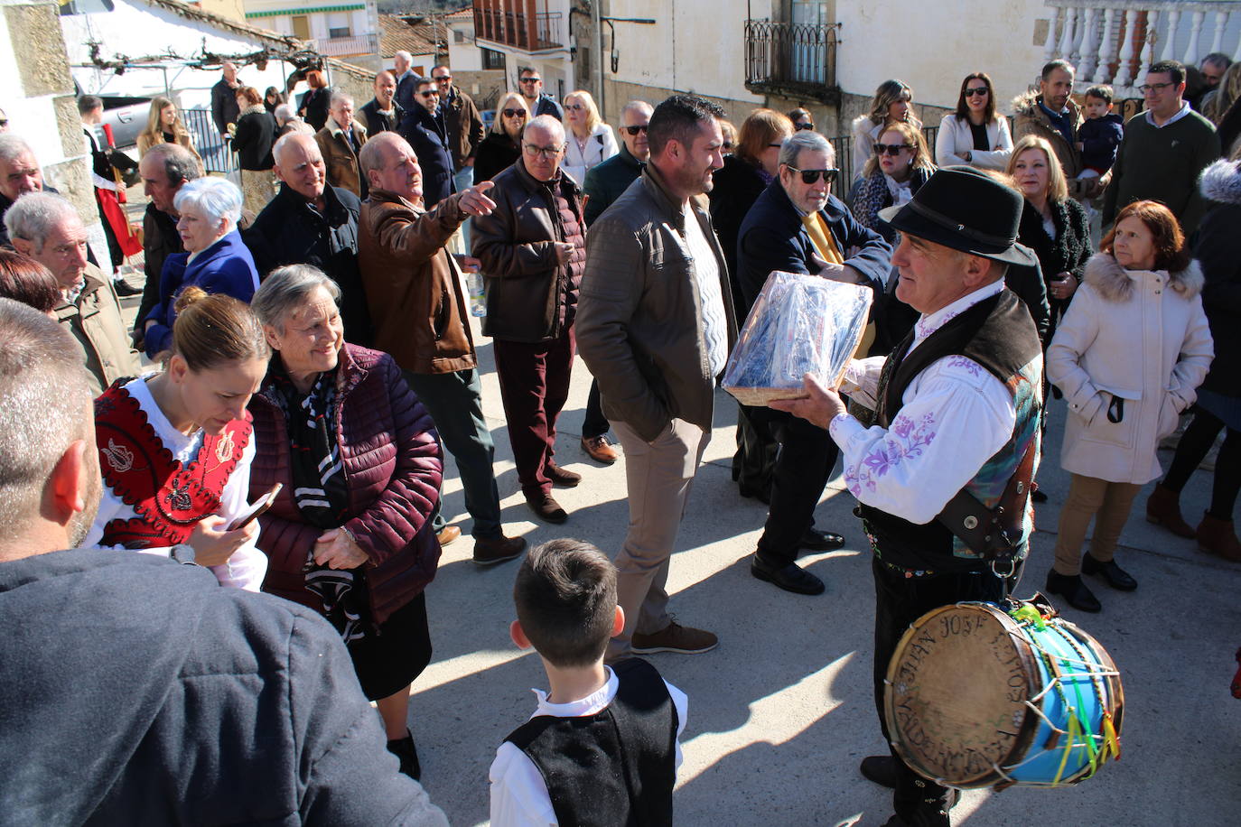 El sol vuelve para lucir por San Antón en el día grande de Valdelamatanza