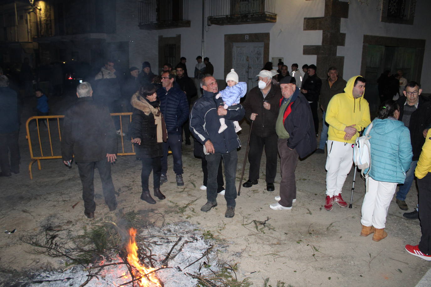 San Antón celebra su día de fiesta en Puerto de Béjar