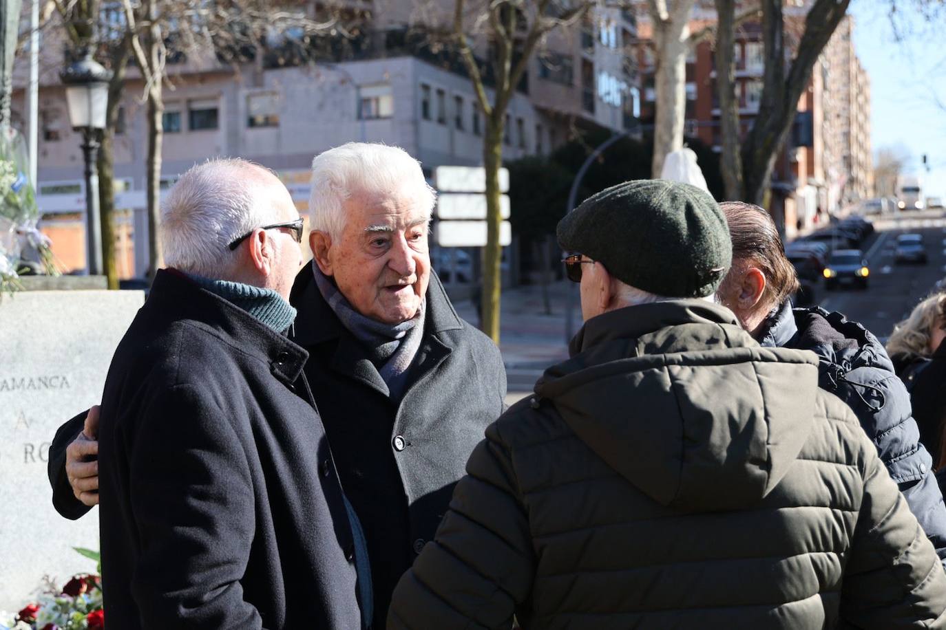 El espíritu de Robles sigue vivo en Salamanca: esta ha sido la ofrenda floral en su recuerdo