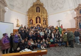 Foto de familia de todos los participantes en la actividad