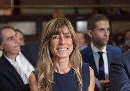 La mujer del presidente del Gobierno de España, Begoña Gómez, durante la presentación del proyecto 'Los Carteles de la Guerra', en el Ateneo de Madrid.