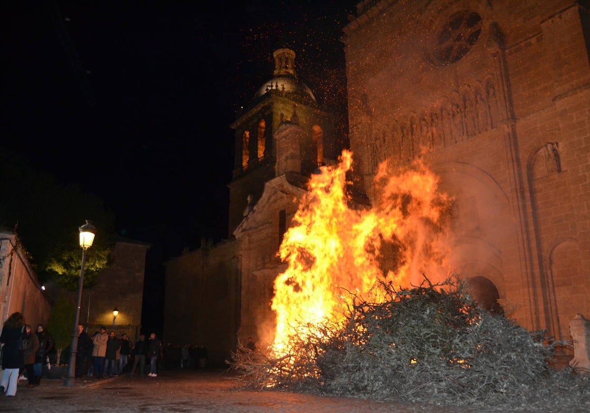 Cierre de la ronda de hogueras en Miróbriga