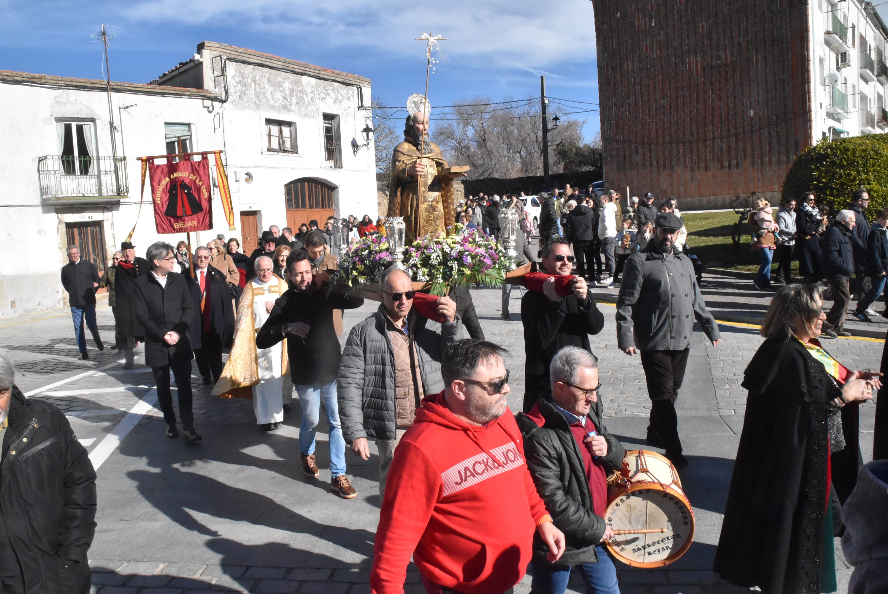 San Antón renueva la protección a los animales en Béjar