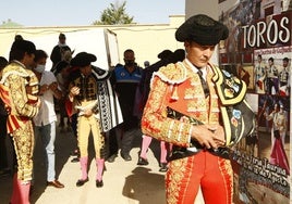 El Capea, en el patio de cuadrillas de la plaza de toros de Guijuelo.