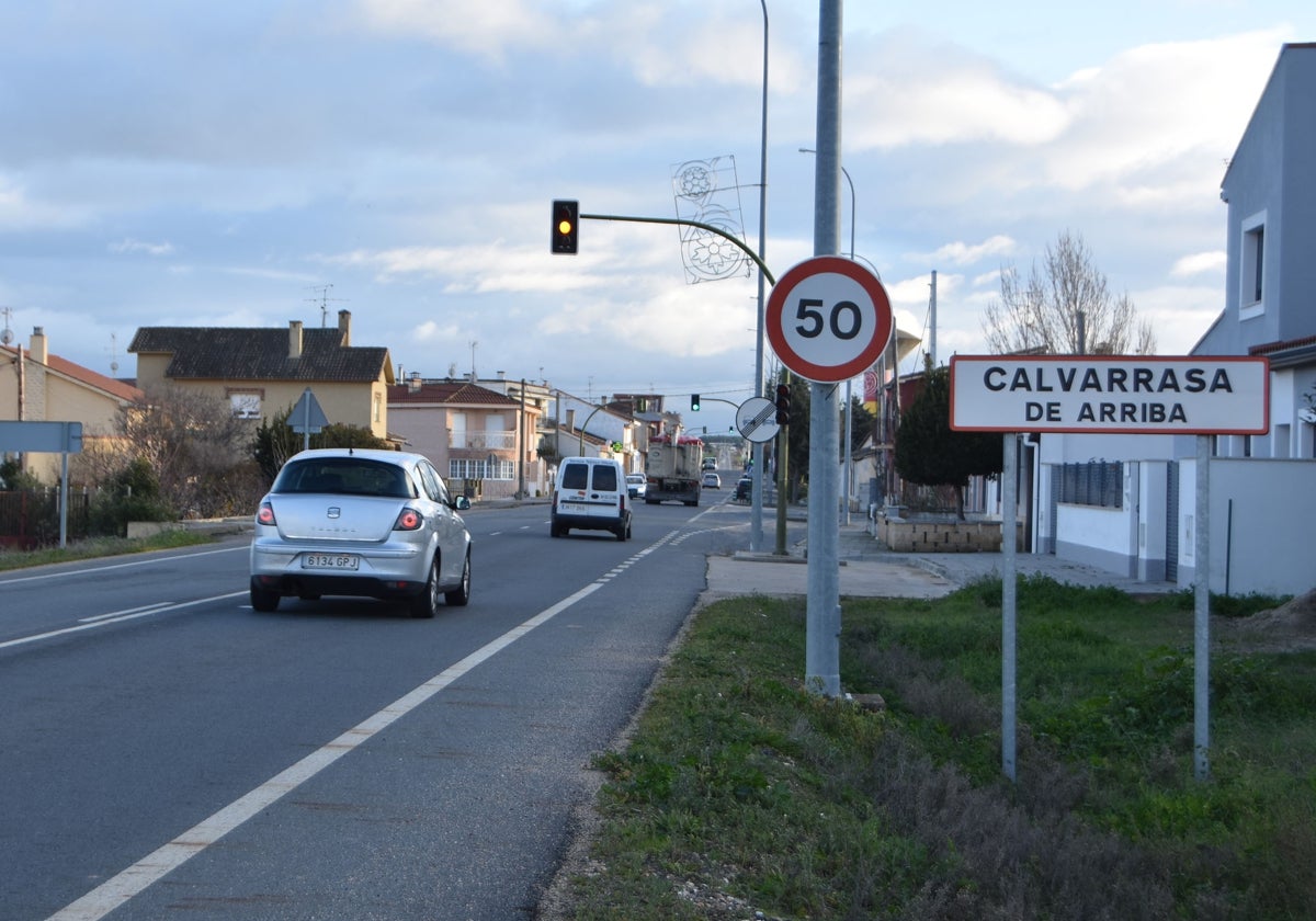 Travesía en la localidad de Calvarrasa de Arriba.