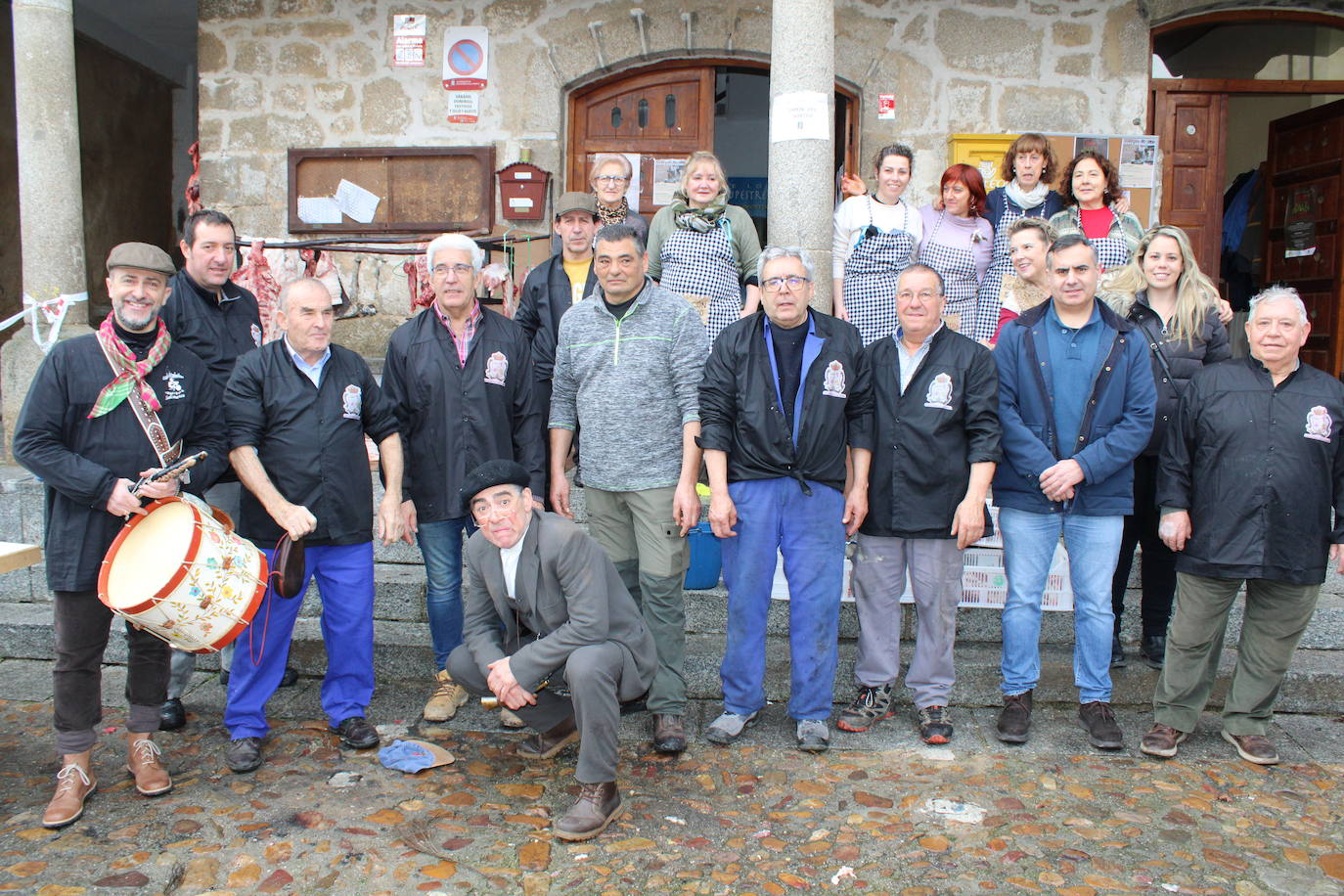 San Esteban de la Sierra disfruta de su matanza tradicional