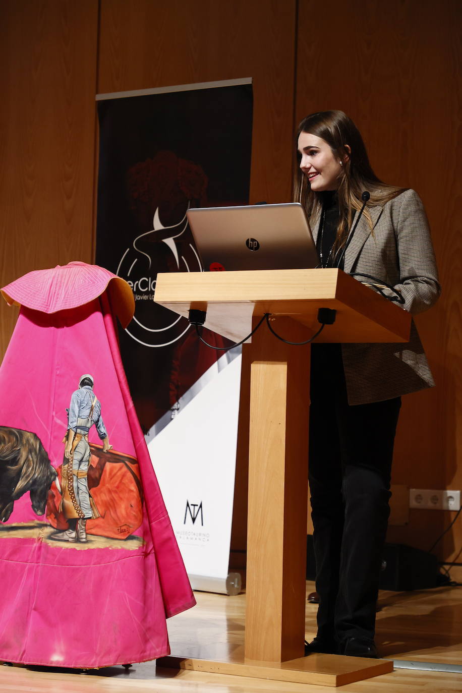 Castaño, desbordado por la admiración y el cariño: así fue el homenaje en MasterClass Toros