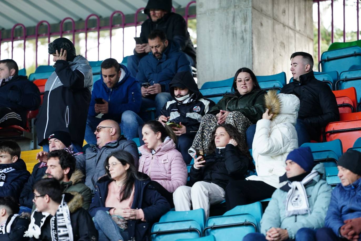 El Helmántico quiere &#039;apretar&#039; en el derbi: búscate en la grada en el partido entre el Salamanca UDS y el CD Guijuelo