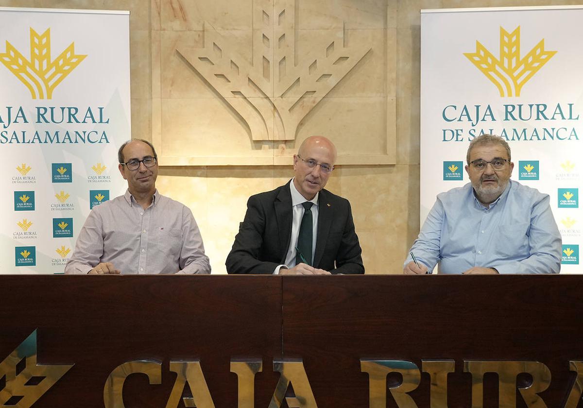 Caja Rural de Salamanca renueva el compromiso con la Asociación de Autotaxi de Salamanca