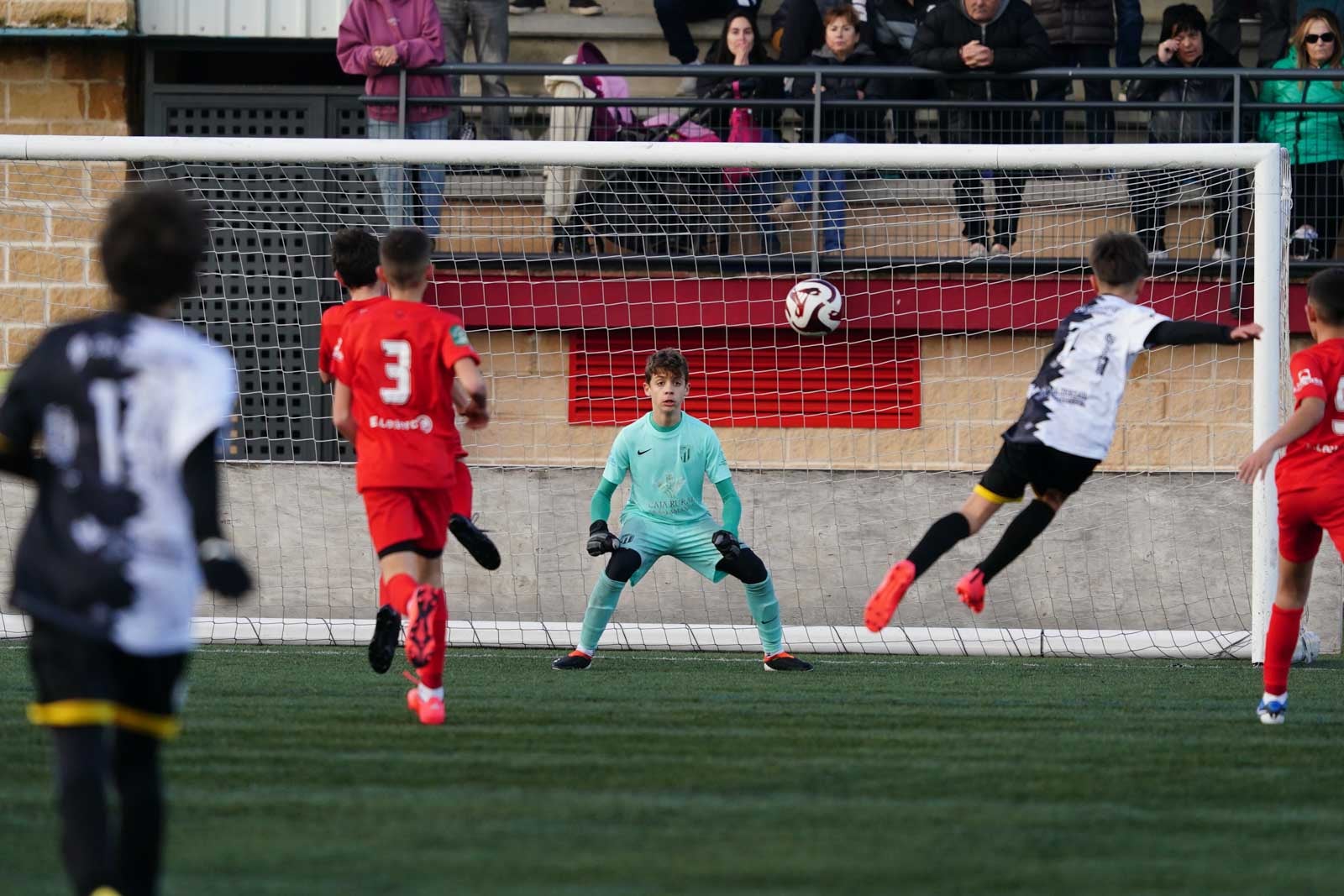 Las mejores imágenes de la jornada 13 de futbol base