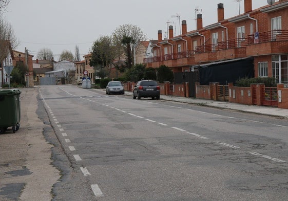 Calle principal del municipio de La Vellés.