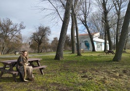 La concejala de Medio Ambiente, Marta Labrado, en la Isla del Soto.