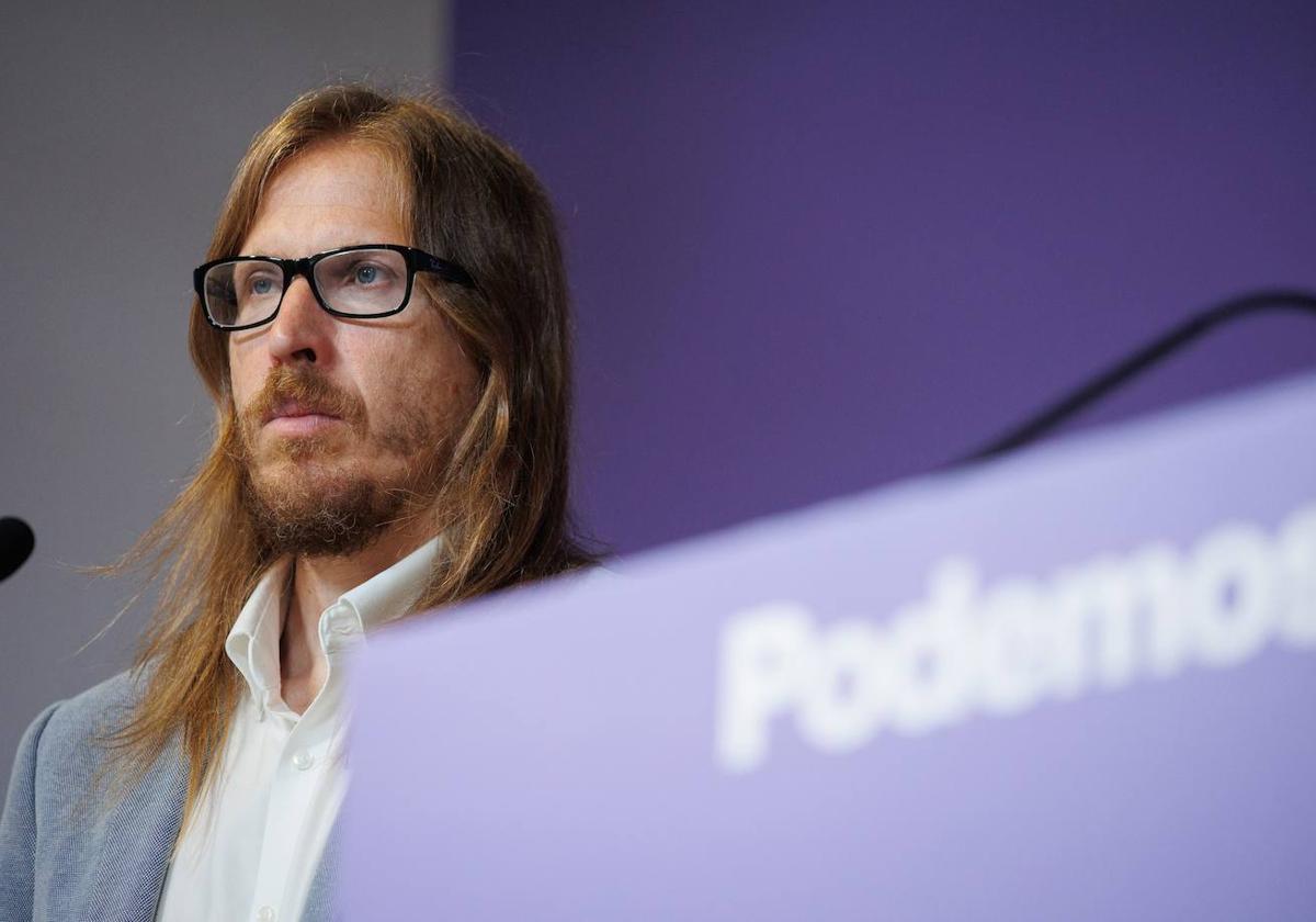 El secretario de Organización y Portavoz de Podemos, Pablo Fernández.