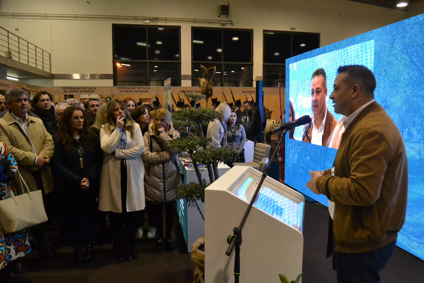 Bulliciosa apertura de la Feria de la Caza, Pesca y Desarrollo Rural de Almeida