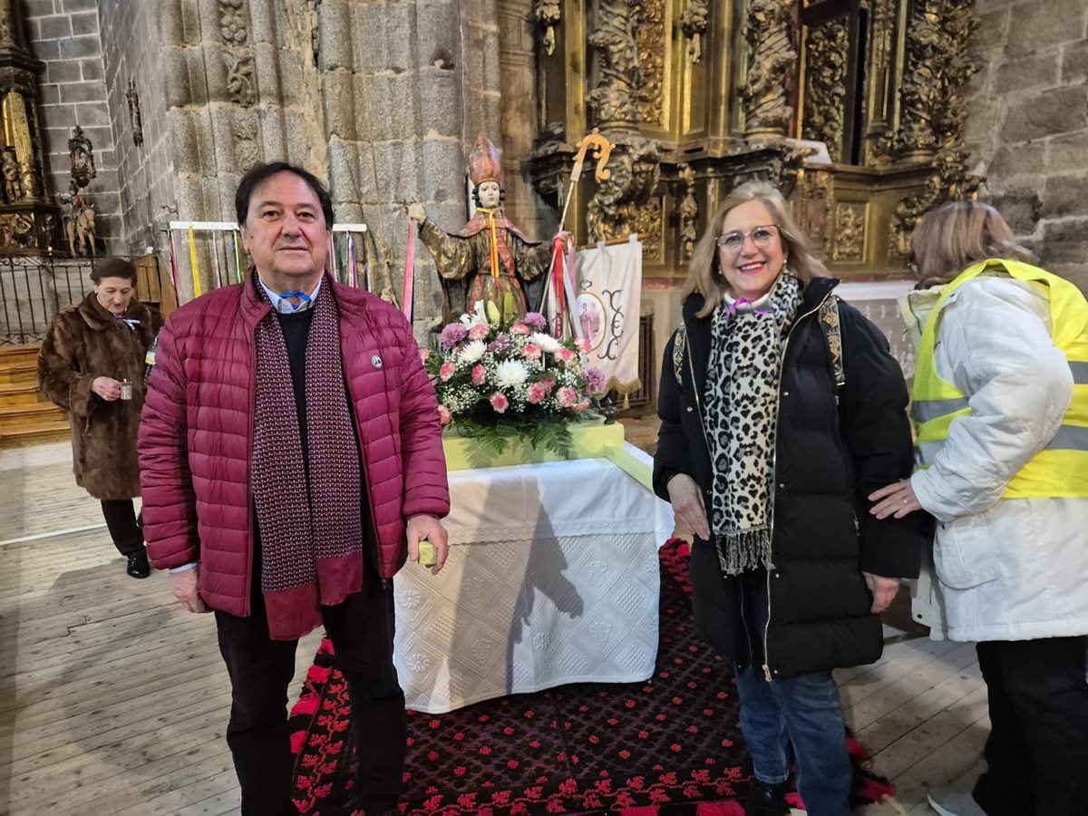 Fiesta de las gargantillas en las ruinas de la ermita de San Blás de Santiago de la Puebla