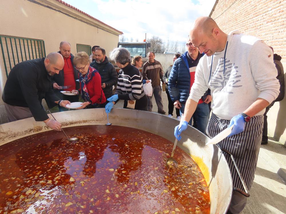 Buen sabor en la segunda jornada festiva de Palaciosrubios en honor a Las Candelas