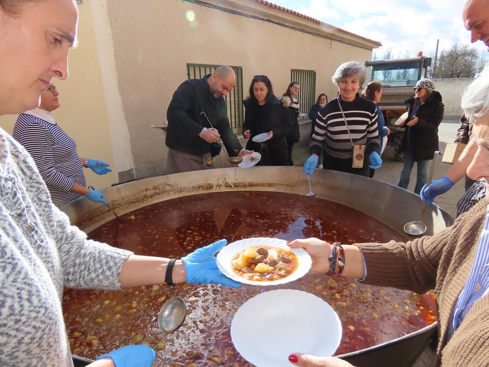 Buen sabor en la segunda jornada festiva de Palaciosrubios en honor a Las Candelas