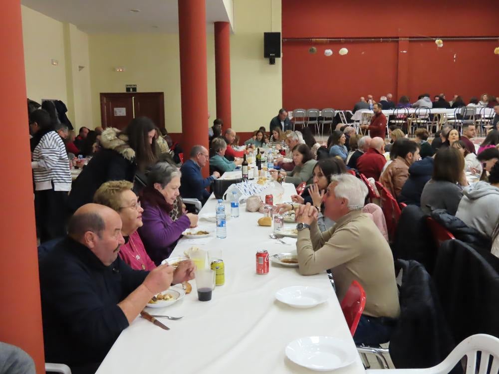 Buen sabor en la segunda jornada festiva de Palaciosrubios en honor a Las Candelas