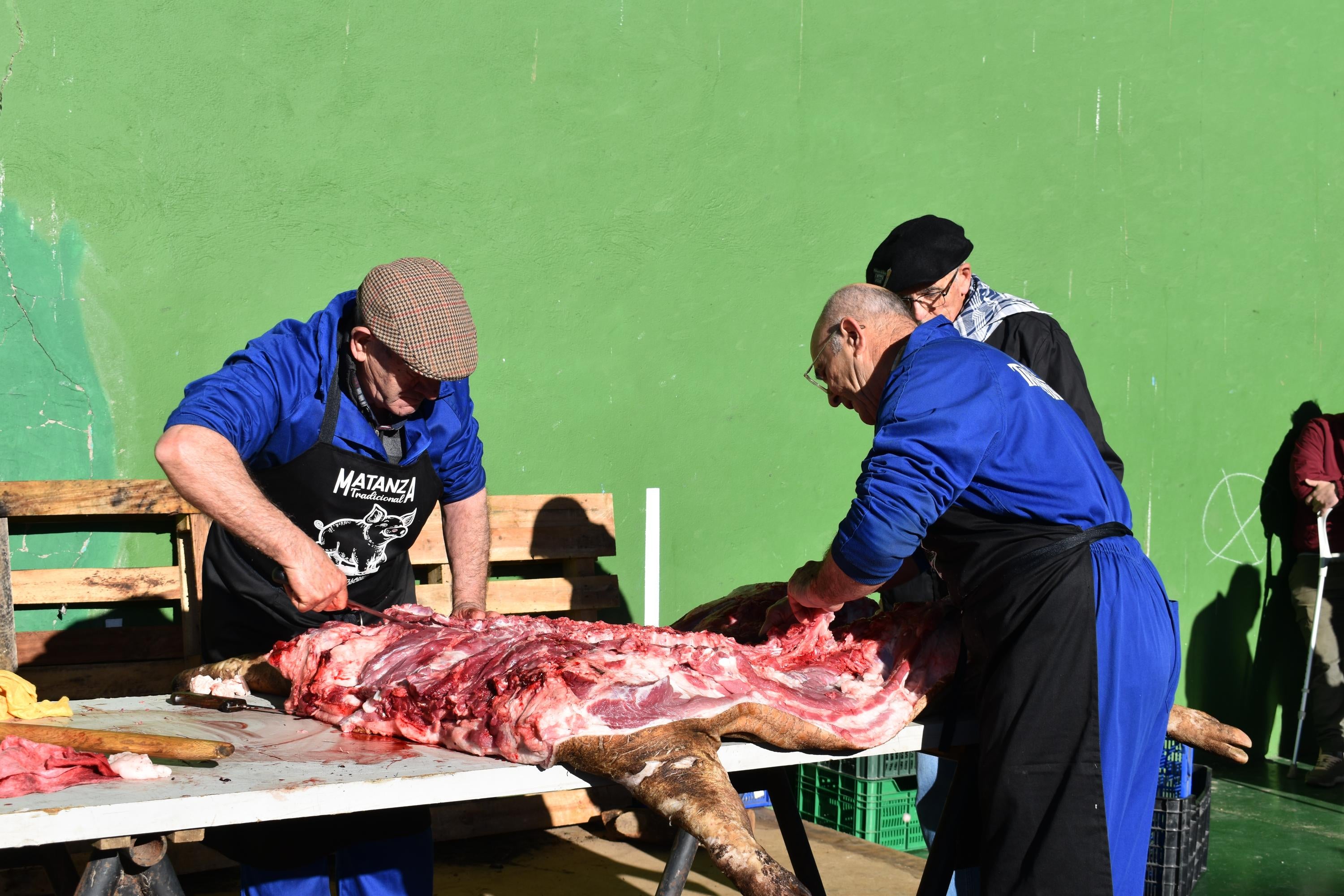 Castellanos de Villiquera estrena fiesta de la matanza con gran éxito