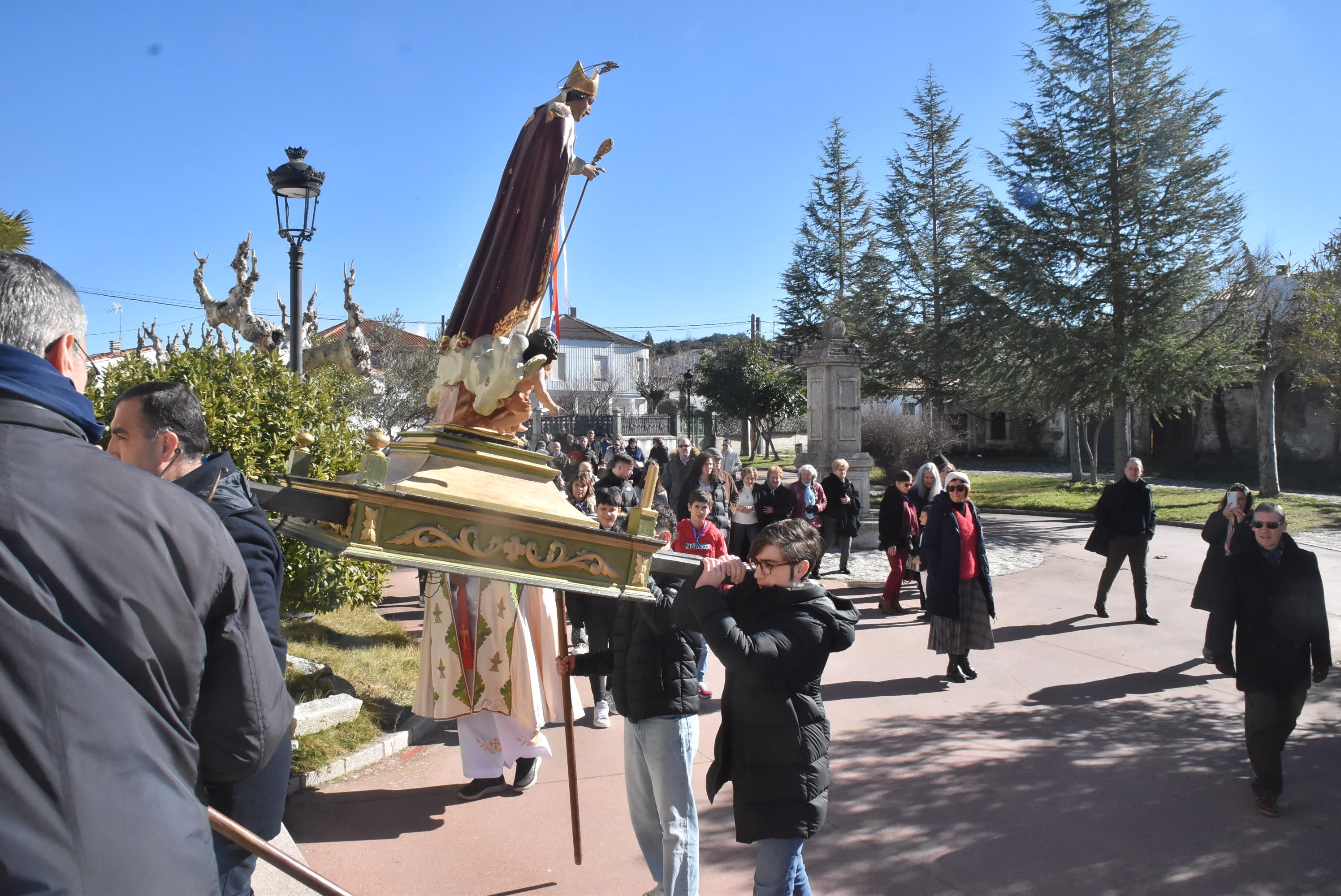 El buen tiempo acompaña a San Blas en su festividad en Fuentes de Béjar