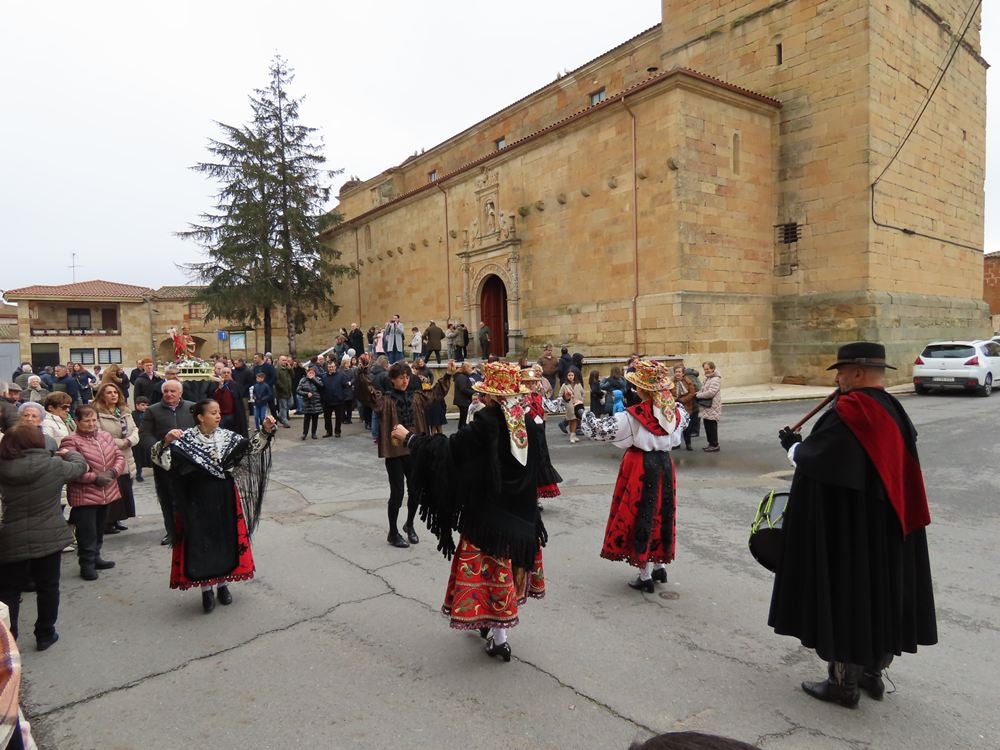 Babilafuente celebra San Blas con misa y bailes charros