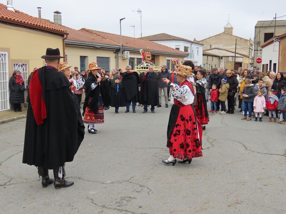 Babilafuente celebra San Blas con misa y bailes charros