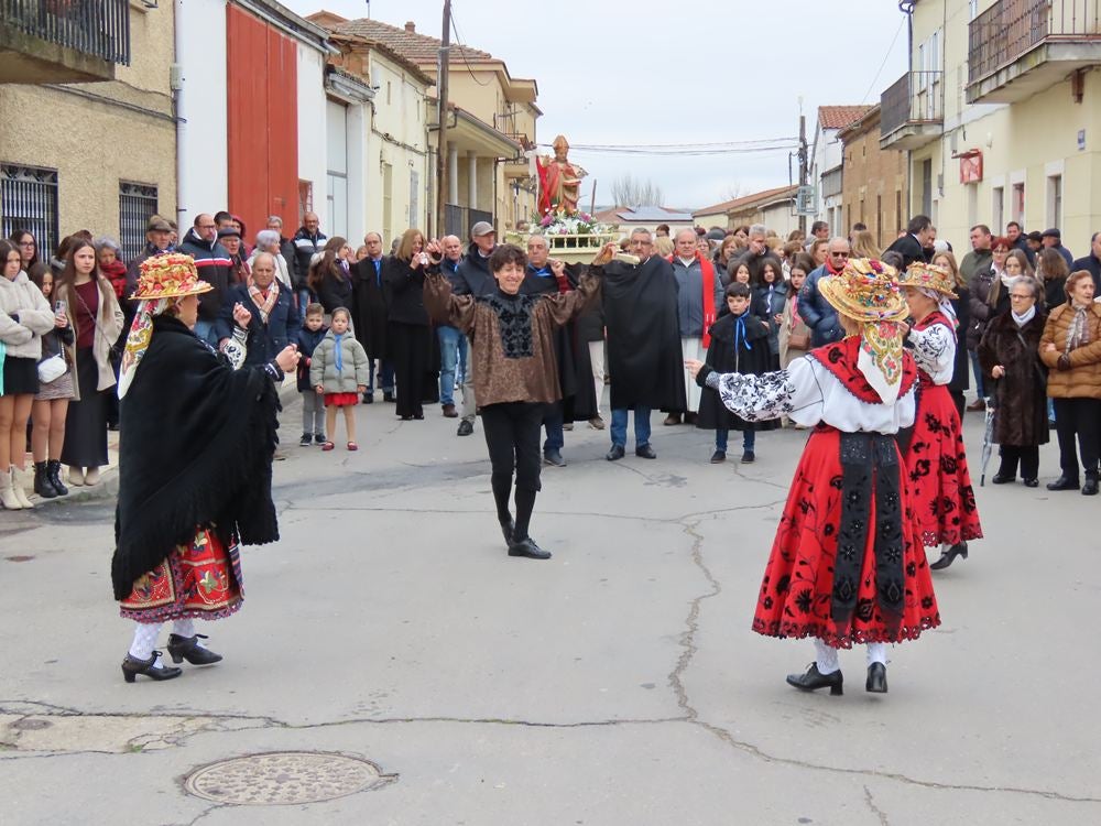 Babilafuente celebra San Blas con misa y bailes charros