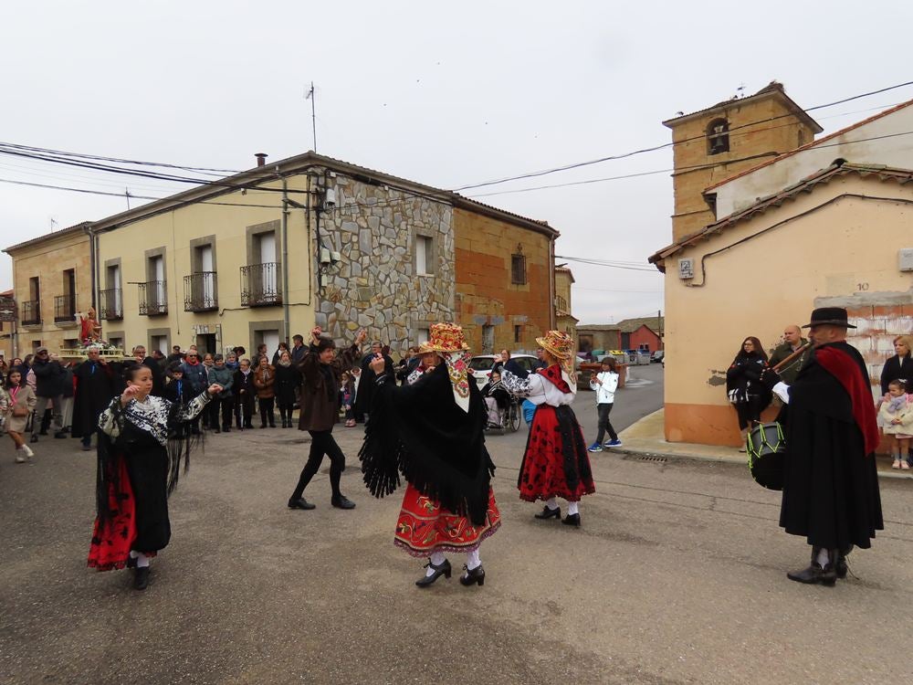 Babilafuente celebra San Blas con misa y bailes charros