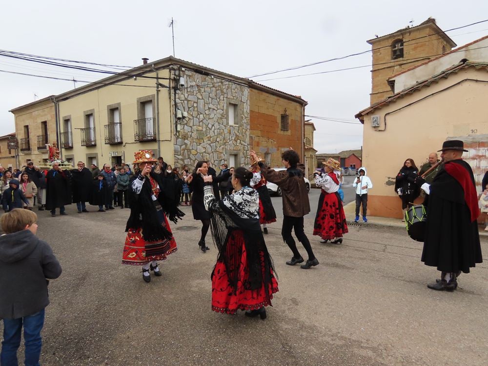 Babilafuente celebra San Blas con misa y bailes charros