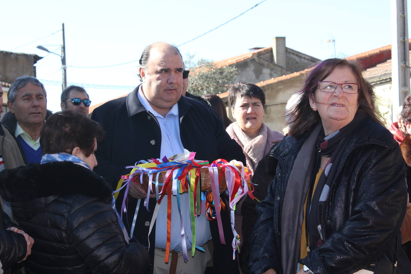 El sol brilla para San Blas en Sepulcro Hilario