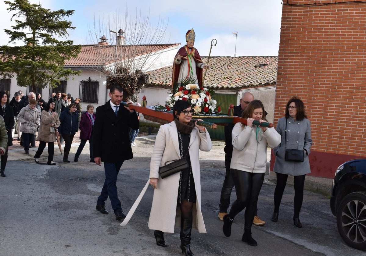 Garcihernández disfruta del día grande de San Blas con la tradicional procesión y tirada de cohetes