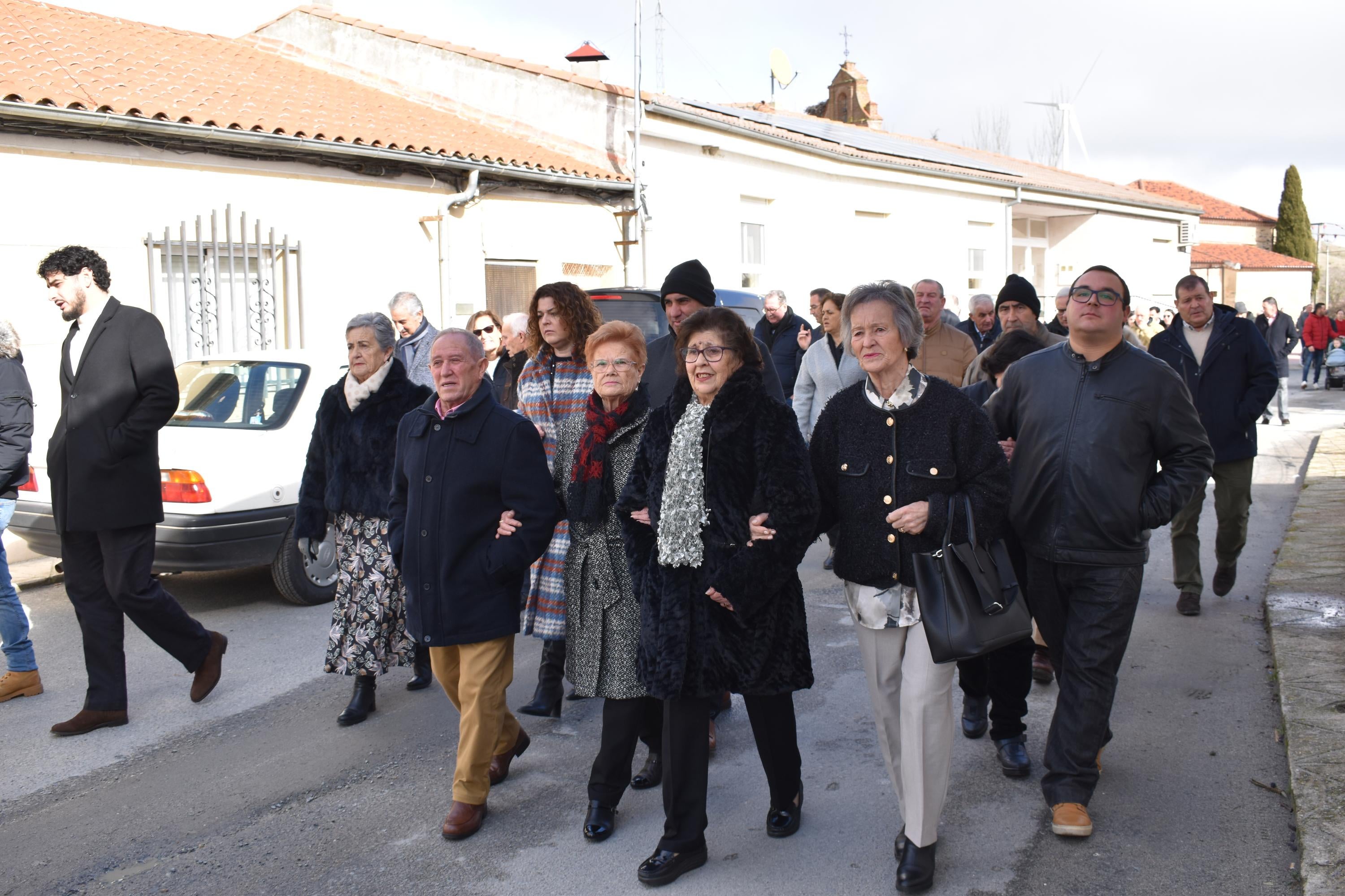 Garcihernández disfruta del día grande de San Blas con la tradicional procesión y tirada de cohetes