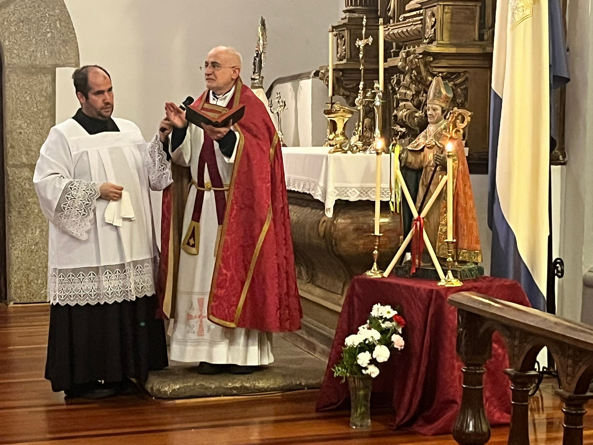 Béjar honra a San Blas con la bendición de las gargantillas