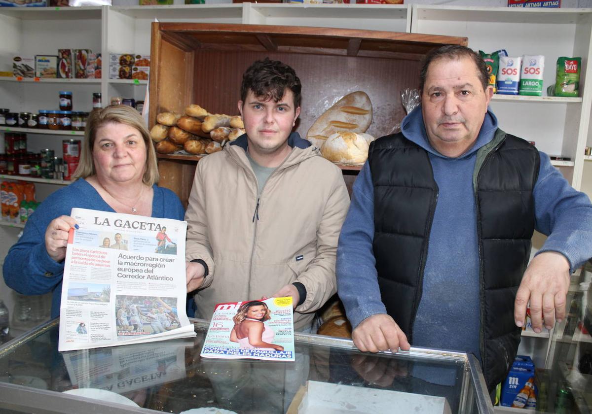 Ana María, Juan Carlos y Tomás.