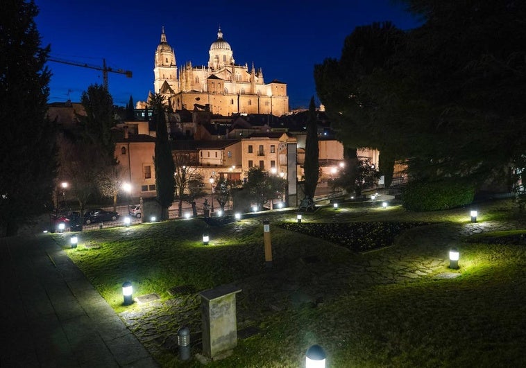 Vistas del casco histórico de la ciudad desde los jardines de Santo Domingo.