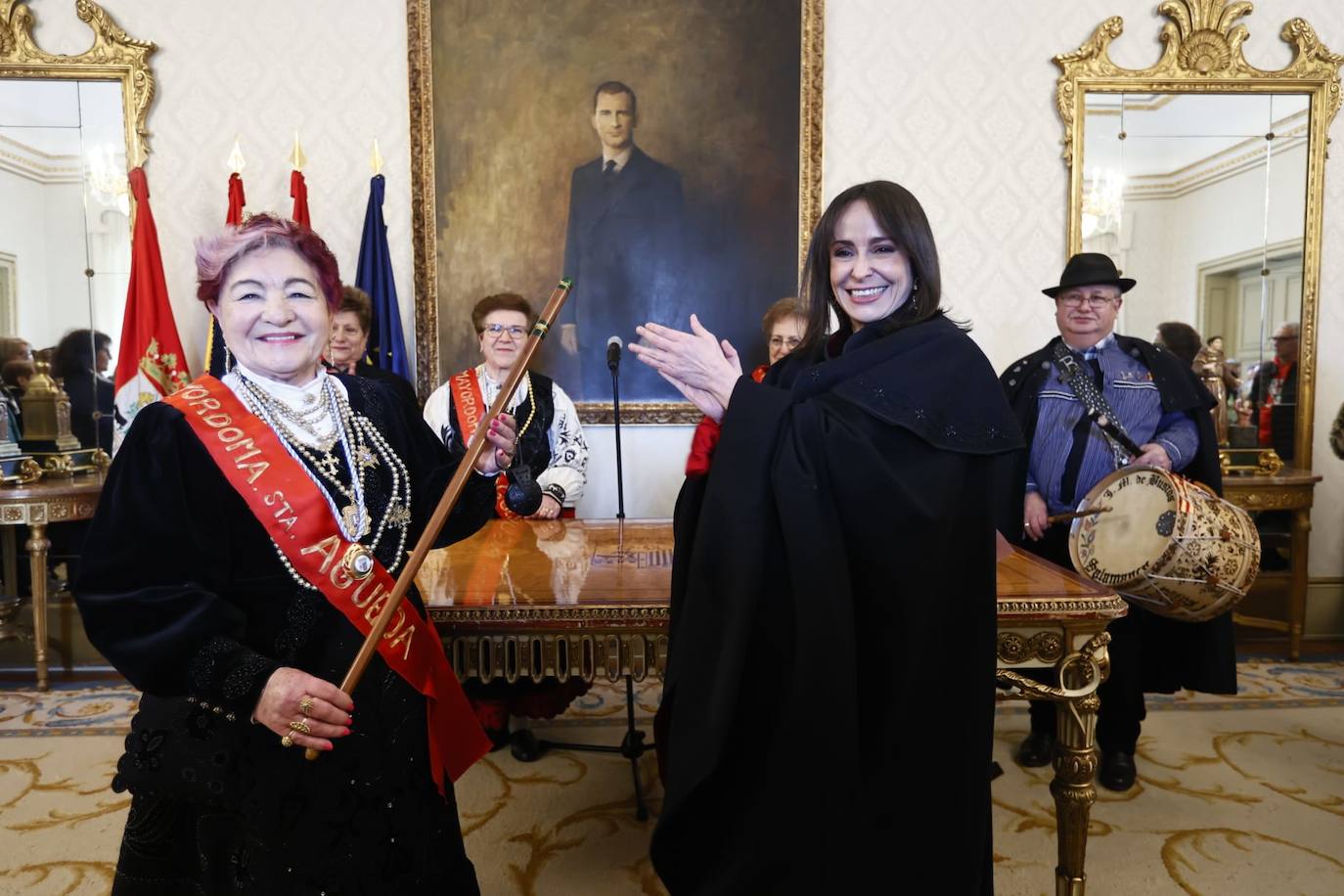 Las Águedas no fallan a la tradición e impregnan de alegría Salamanca en su día a ritmo de folclore