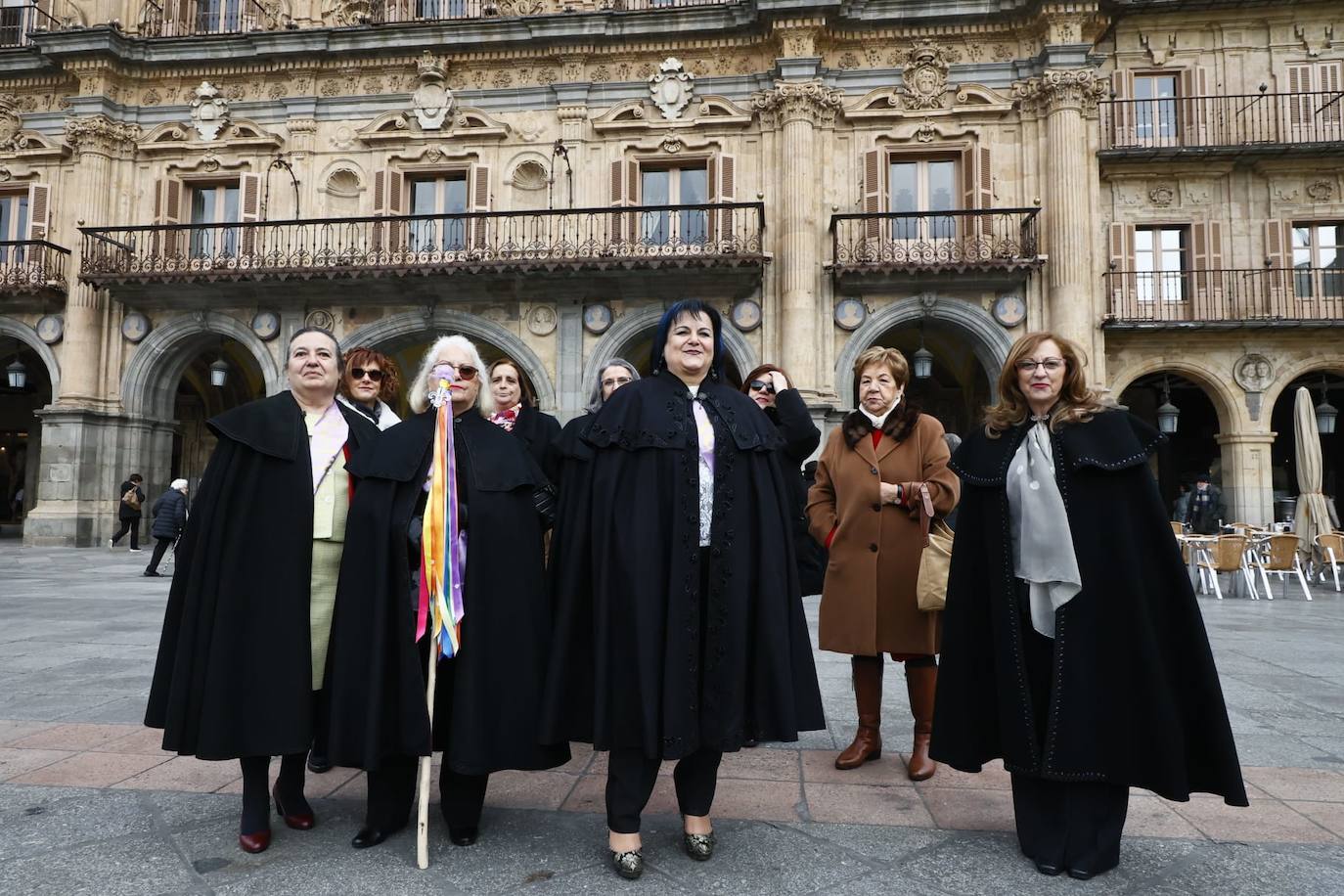 Las Águedas no fallan a la tradición e impregnan de alegría Salamanca en su día a ritmo de folclore