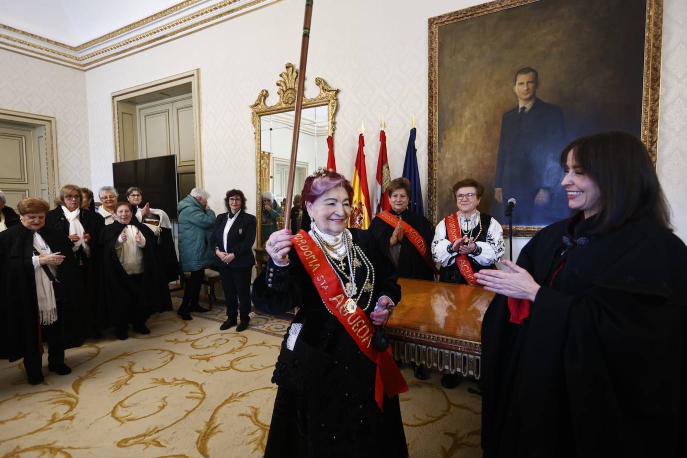 Las Águedas no fallan a la tradición e impregnan de alegría Salamanca en su día a ritmo de folclore