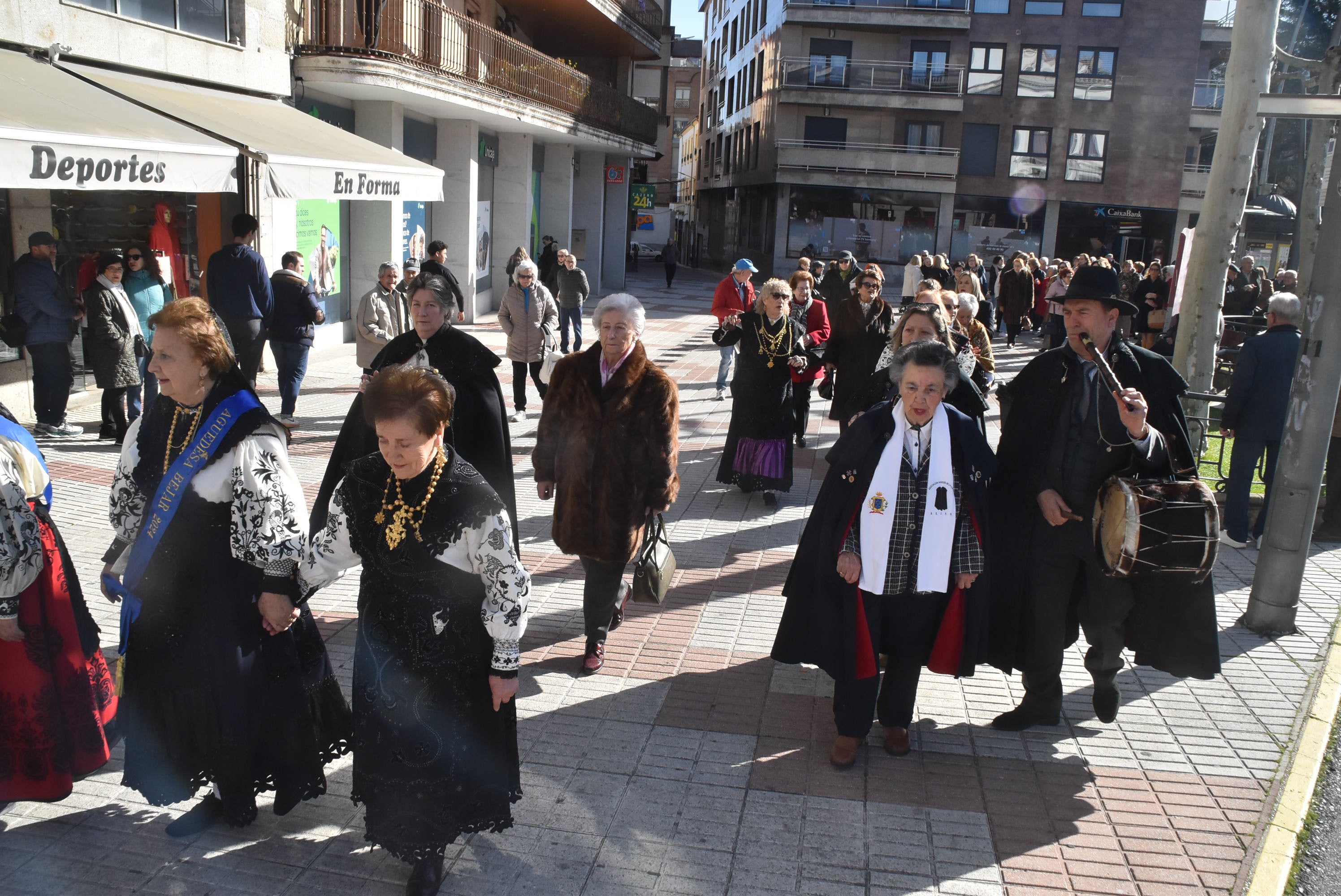 Las águedas de Béjar reclaman talleres textiles para engalanar la ciudad