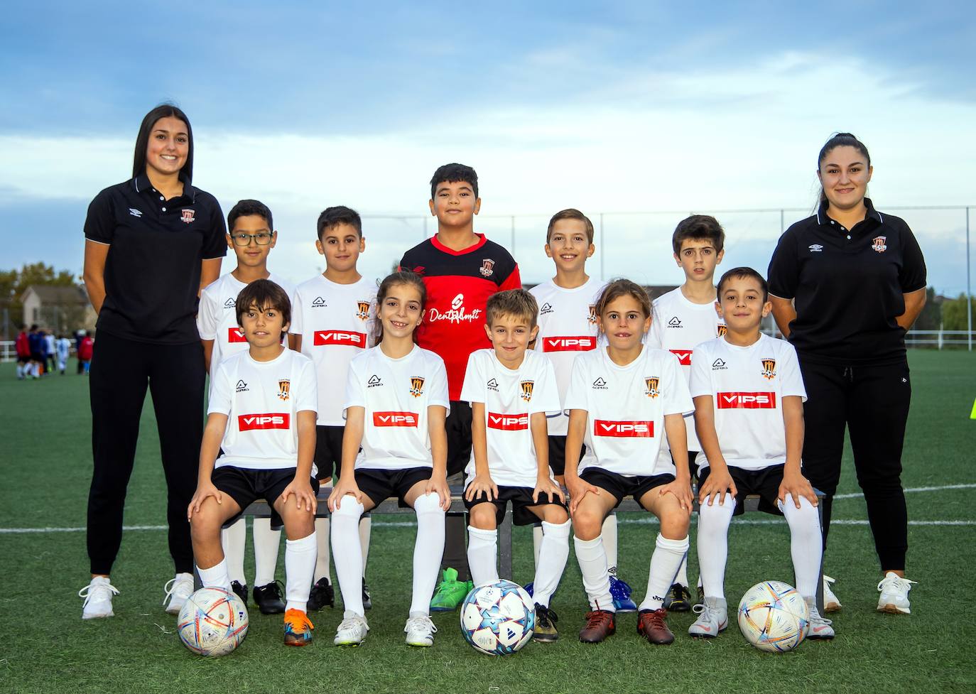 Arriba (de izquierda a derecha): Paula (entrenadora), Salah Jelloul, Kevin Cepa, Abdu Lmouddan, Daniel, Saúl Hernández y María (entrenadora). Abajo (de izquierda a derecha): Marcos Salvador, Ainhoa Ramajo, Mateo Hernández, Bruno y Fran Gómez.