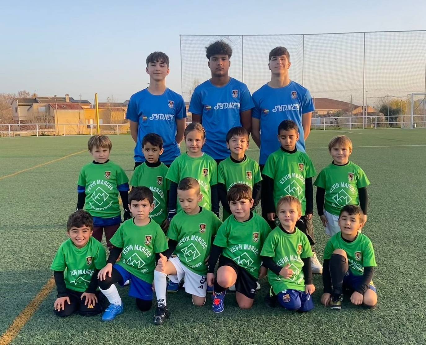 Arriba (de izquierda a derecha): Oliver (entrenador), Cristian (entrenador) y Sergio (entrenador). Medio (de izquierda a derecha): Luis, Elías, Triana, Manuel, Mohamed y Rodrigo. Abajo (de izquierda a derecha): Yulen, Antonio, Anas, Martín, Pablo y Hugo.