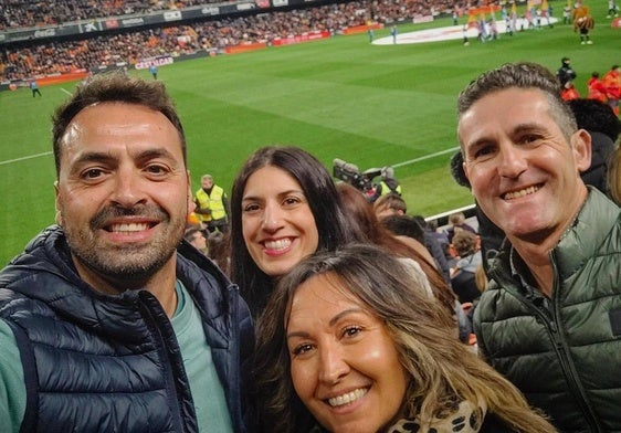 Los cuatro agentes en Mestalla.