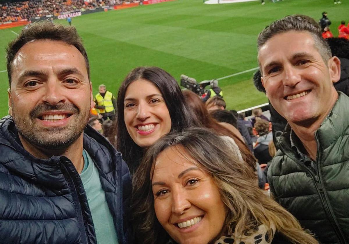 Los cuatro agentes en Mestalla.