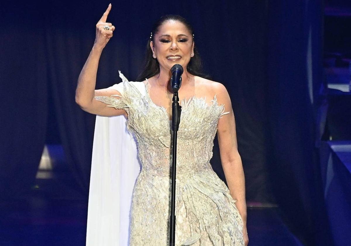 Isabel Pantoja, durante un concierto.